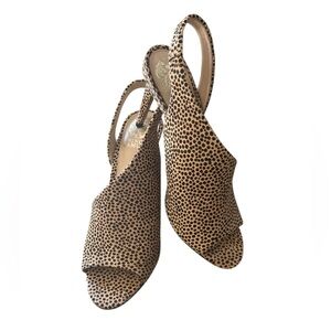 NWOB~ Vince Camuto Crasantha Sandal
Peep Toe Pump Size 8.5
